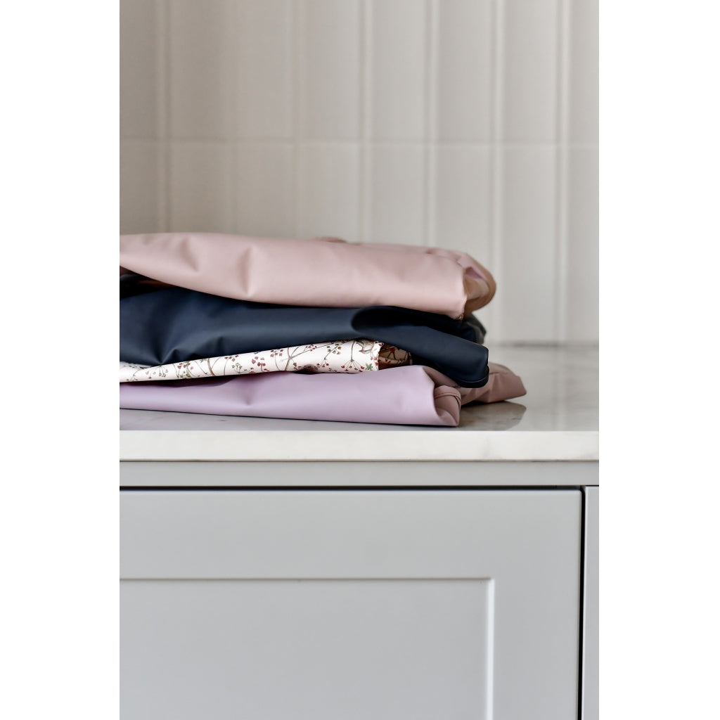 Bringusmekka v/ langum ermum - Adobe Rose