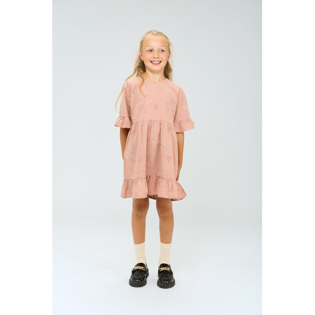 Olinam, Dress