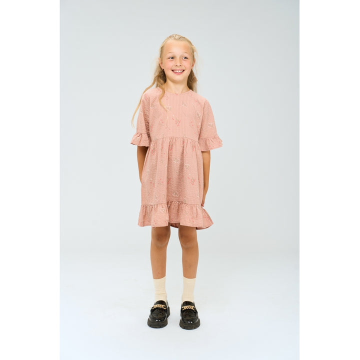 Olinam, Dress