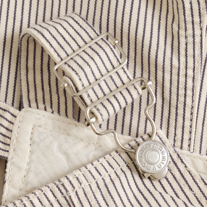 Smekkbuksur, White Swan