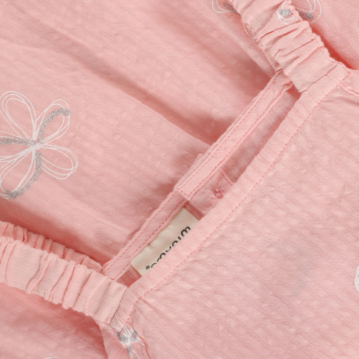 Top, Rosy Tough