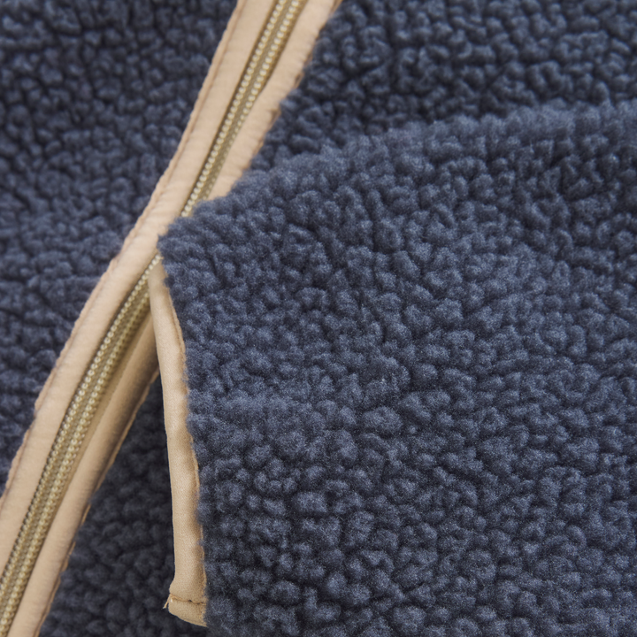 Teddy jakki, Flint Stone