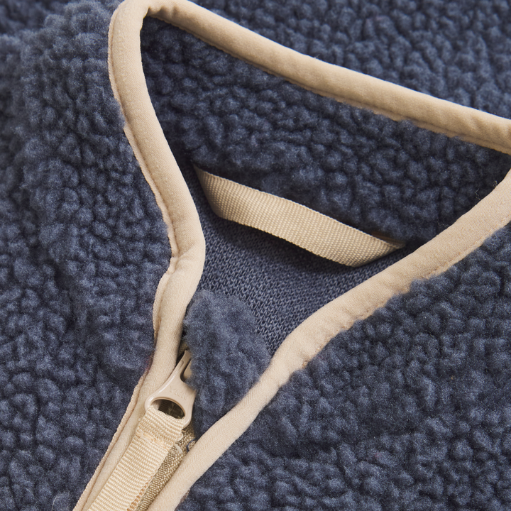 Teddy jakki, Flint Stone